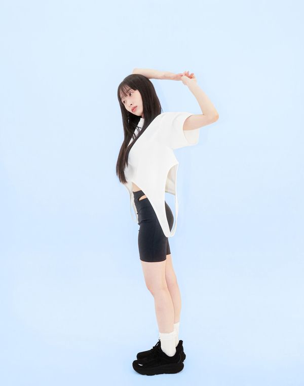 Dual Curve Overlay Top White