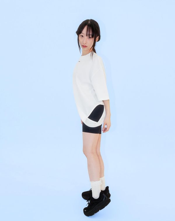 Curve Overlay Top White